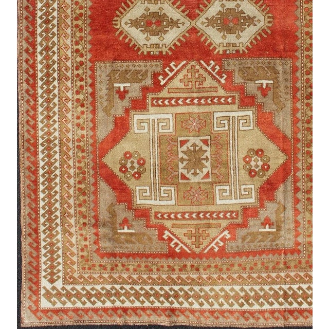 Red tribal medallion design Oushak vintage rug from Turkey, rug tu-mtu-4933, Keivan Woven Arts country of origin / type:...