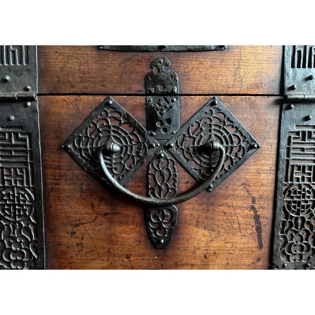 Mid 19th Century Antique Korean Bandaji Chest Pyongan Do Dynasty For Sale - Image 5 of 14