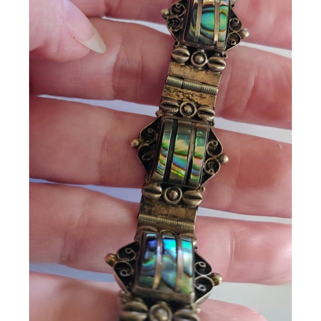 Mid-Century Modern Mid 20th Century Signed Iguala Mexican Sterling & Abalone Link Bracelet For Sale - Image 3 of 4