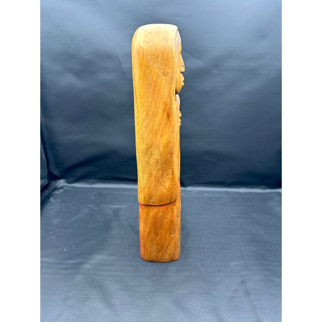 Brown 1940s Mexican Modernist Flores Arias Hand-Carved Wooden Sculpture – Mother and Child For Sale - Image 8 of 9