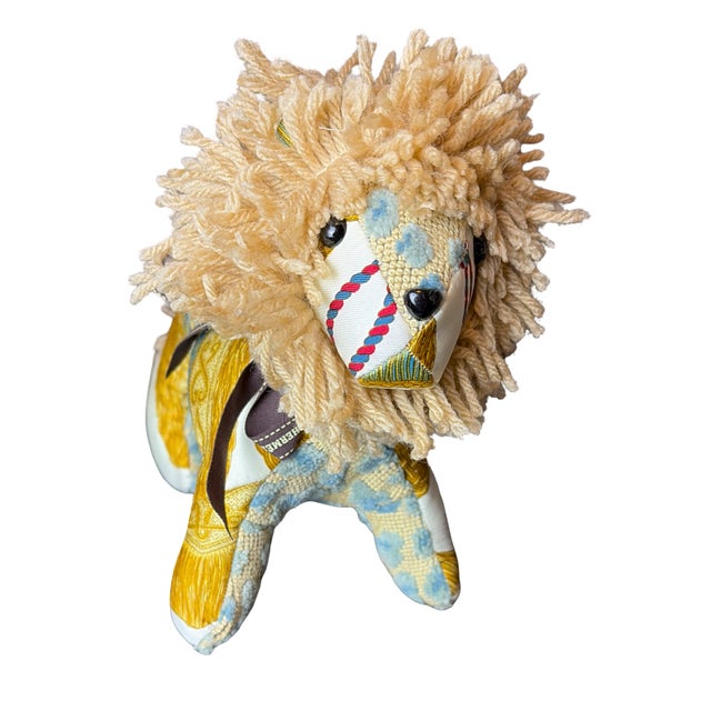 French Hermes Poste Et Cavalerie Vintage Silk Scarf Courageous Lion For Sale - Image 3 of 3