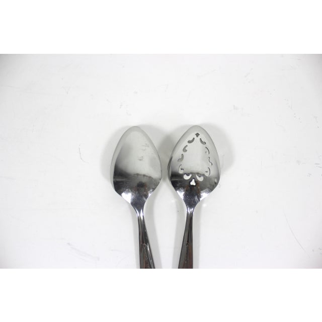 Mid-Century Modern Vintage Venetia Oneida 2 Piece Serving Spoon Set Mid Century Modern Stainless Steel Atomic, Hostess Spoons Black Silver For Sale - Image 3 of 5
