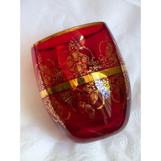 1970s 22k Gold Ruby Red Venetian Murano Glass Decanter With 5 Tumblers - 6 pcs For Sale In Denver - Image 6 of 10