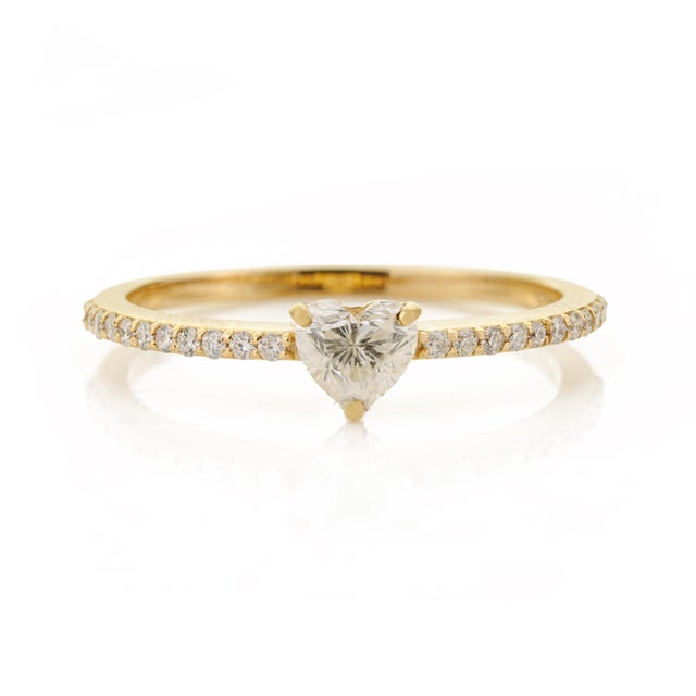 Minimalist Heart Cut Diamond Pave Solitaire Ring With Size 6 in 14k Yellow Gold For Sale - Image 4 of 15