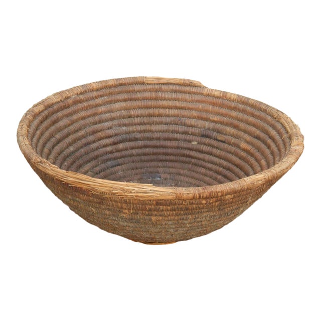 Vintage Coiled Harvest Bowl W/Mud Sealed Base For Sale
