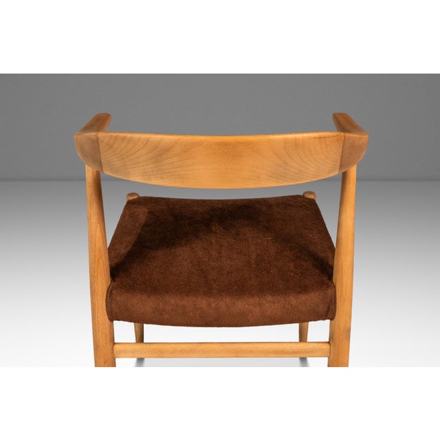 Set of Two (2) Rare Mid-Century Scandinavian Modern "Horn" Accent Armchairs in Beech & Suede Attributed to Folke Ohllson for Dux, Sweden, C. 1950s For Sale - Image 12 of 18