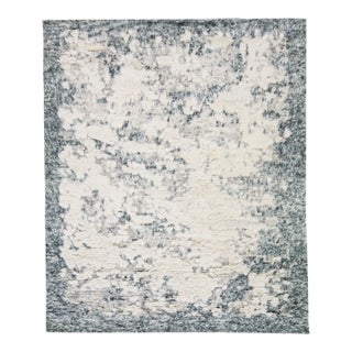 2020s Abstract Handmade Modern Moroccan Style Wool Rug in Ivory & Gray For Sale