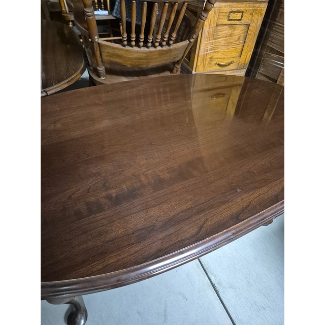 Late 20th Century Pennsylvania House Style Oval Cherry Queen Anne Coffee Table For Sale - Image 11 of 14