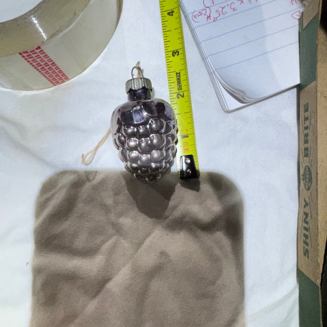 1950s 1950s Shiny Brite Pinecone and Swirl Mercury Glass Ornaments W/ Original Box- Set of 12 For Sale - Image 5 of 7