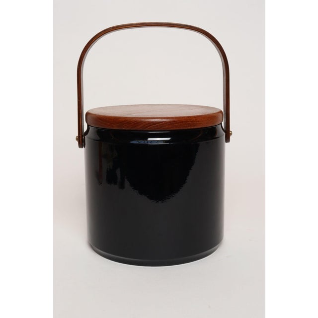Mid Century Modern Black Vinyl and Teak Insulated Ice Bucket by Georges Briard For Sale In New York - Image 6 of 18