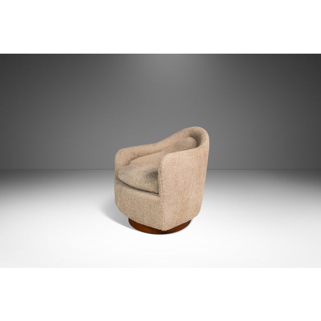 Wood Set of 2 Mid-Century Modern Swivel Tub Chairs Attributed to Adrian Pearsall for Craft Associates in Sand Bouclé Upholstery, Usa, Circa 1960s For Sale - Image 7 of 18