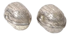 f.b. Rogers Silver Plate Walnut Shaped Trinket Boxes Keepsakes 1970 America Pair