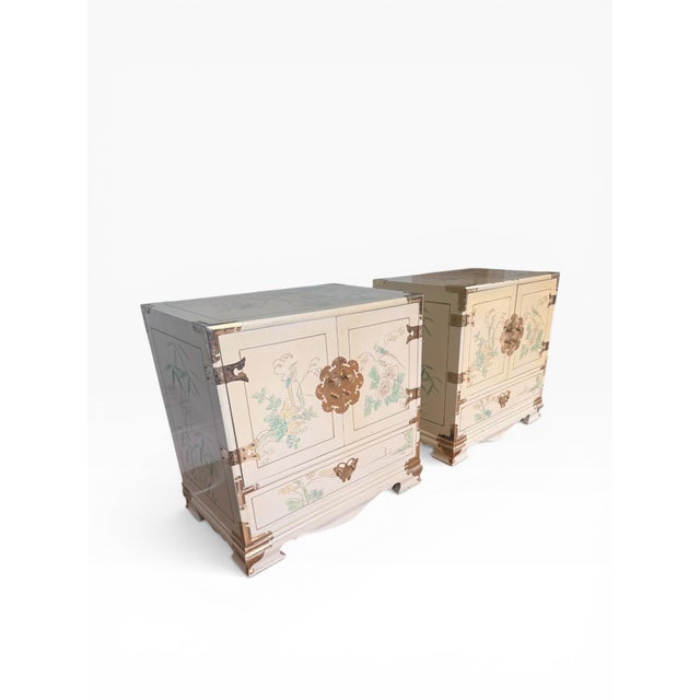 Chinoiserie Vintage Chinoiserie Lacquered Nightstands – Pair With Brass Hardware & Hand-Painted Detail For Sale - Image 3 of 10