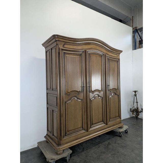 Vintage Cherrywood 3-Door Wardrobe, in Very Good conditions.
