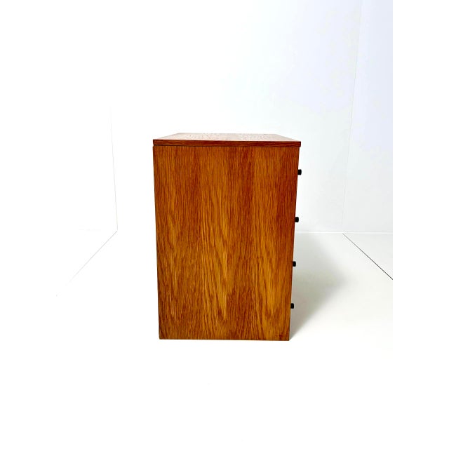 Vintage Chest of Drawers in Oak For Sale - Image 4 of 16