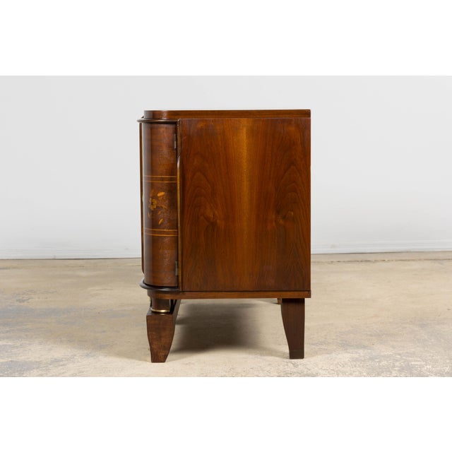1930s French Art Deco Walnut Commode With Floral Marquetry For Sale - Image 15 of 17