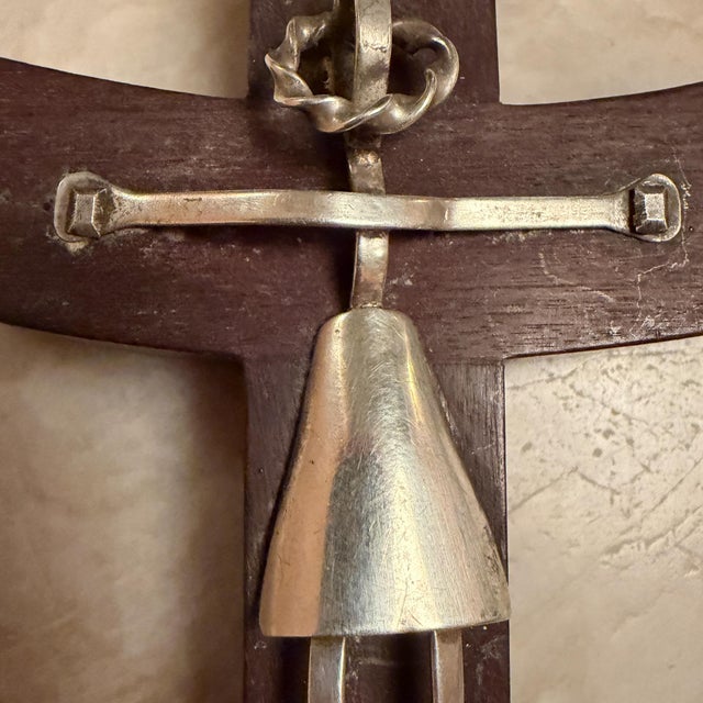 1960s Mexican Modernist Sterling Silver Mahogany Wood Crucifix Gabriel Chavez De La Mora For Sale - Image 5 of 8
