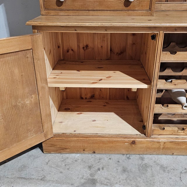 1960s Vintage English Pine Kitchen Dresser With Plate Rack & Wine Storage For Sale - Image 5 of 13