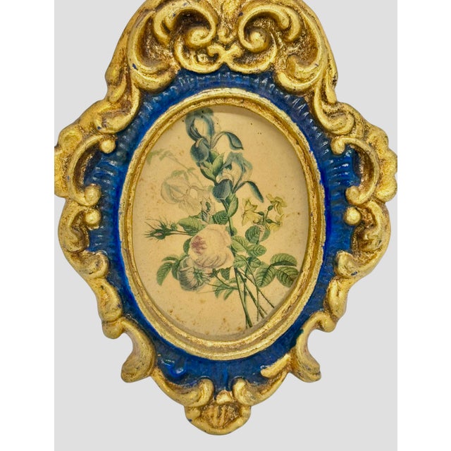 Shabby Chic Mid‑20th Century European Ornate Rococo‑Style Wood Oval Frame — Gilded Blue With Floral Botanical Silk‑Screen Print For Sale - Image 3 of 12