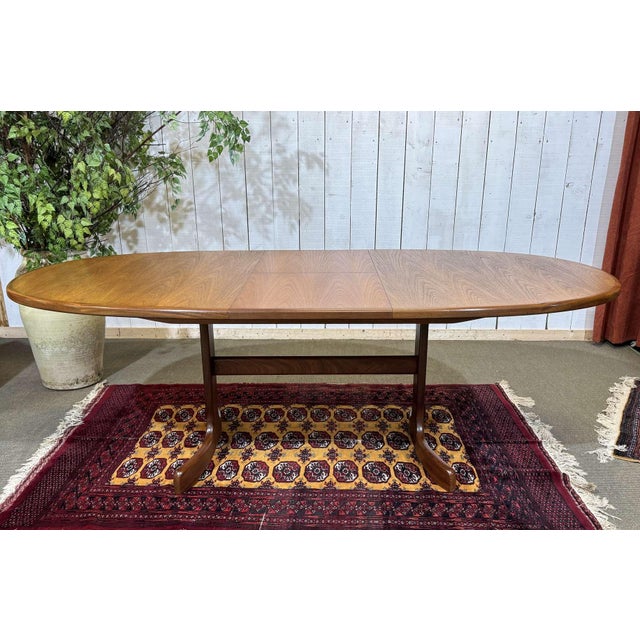 Oval Teak Table with a Butterfly Extension from G-Plan, 1970s For Sale - Image 18 of 18
