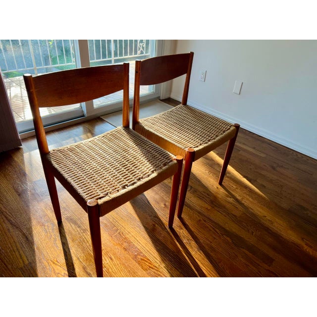 Brown Mid-Century Modern Poul Hundevad for Hundevad & Co. (Hu) Expanding Teak Dining Table and Two Matching Woven Paper Cord Chairs. Made in Denmark. For Sale - Image 8 of 14