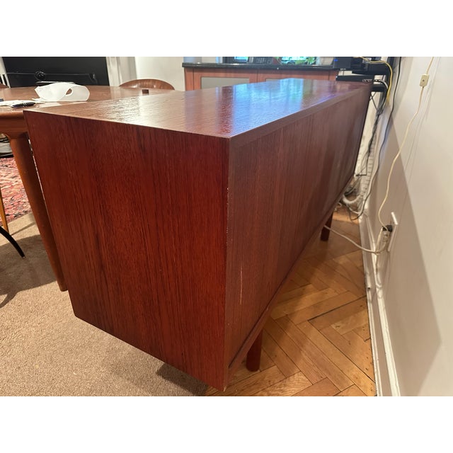Danish Modern Teak Credenza Sideboard Buffet c.1958 For Sale - Image 16 of 17