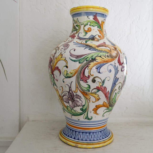 Italian Majolica Vase With Grotesque Raphaellesco Renaissance Chimeras For Sale - Image 6 of 15