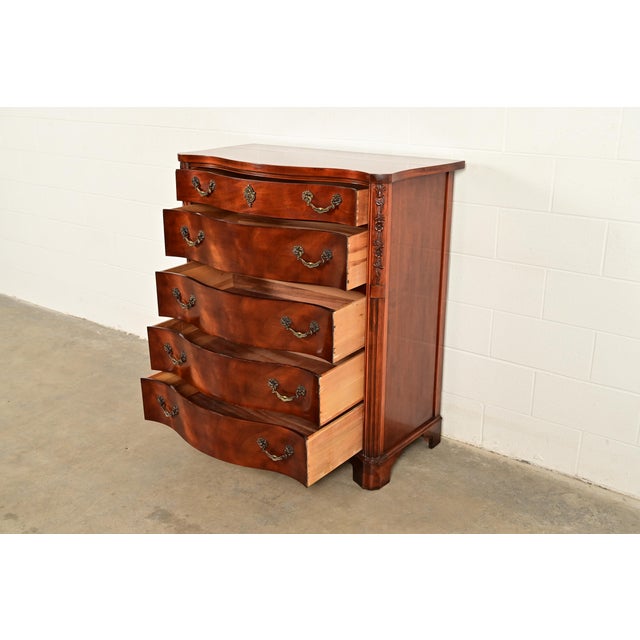 Century Furniture Georgian Carved Flame Mahogany Serpentine Front Five-Drawer Highboy Dresser | Circa 1950s For Sale In South Bend - Image 6 of 15