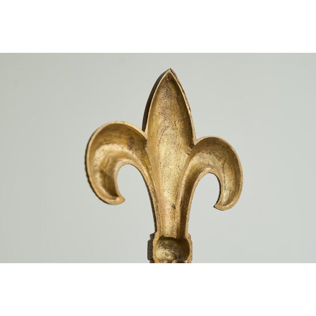 Fleur-De-Lis Bookends in Patinated Brass, 1960s, Set of 2 For Sale - Image 11 of 13