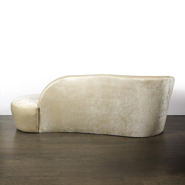 Textile Mid-Century Modernist Curved Sofa in Oyster Velvet Upholstery For Sale - Image 7 of 16