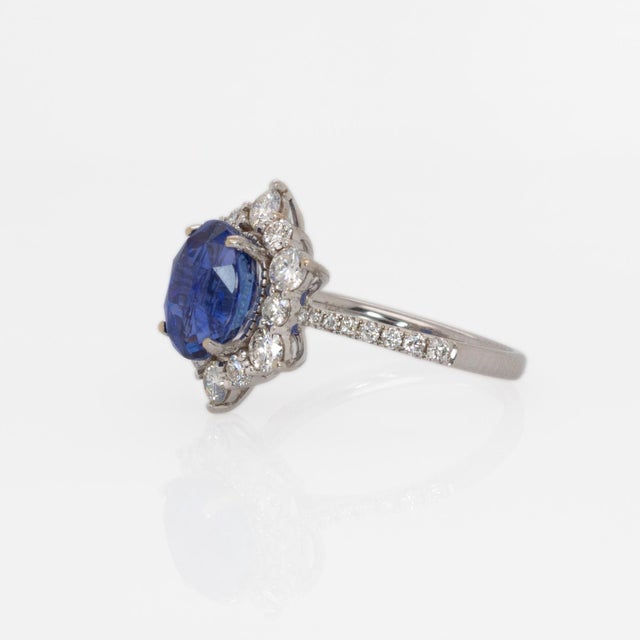 4cts Blue Sapphire Ring With Natural Diamonds Accents: Solid 14k Gold, 8x6mm For Sale In Columbus - Image 6 of 7