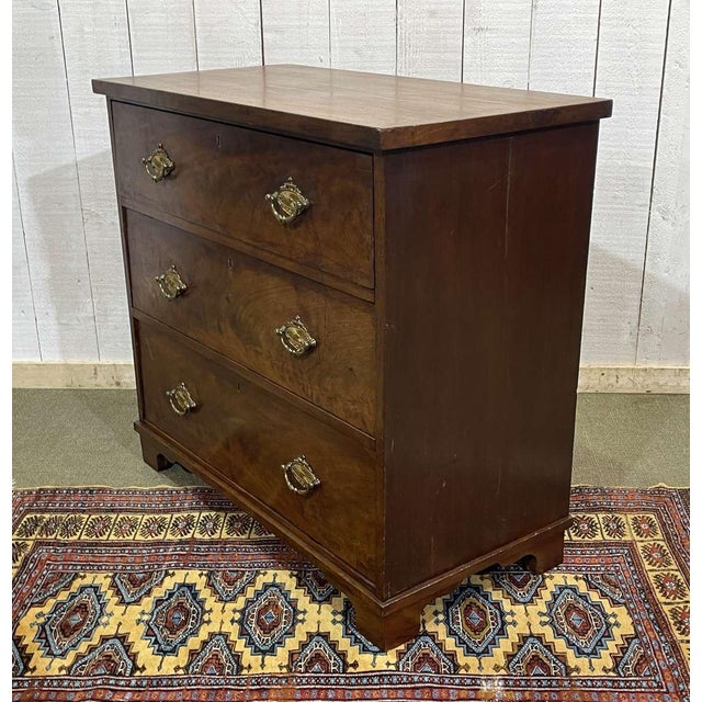 Wood 19th Century English Mahogany Chest of Drawers For Sale - Image 7 of 18