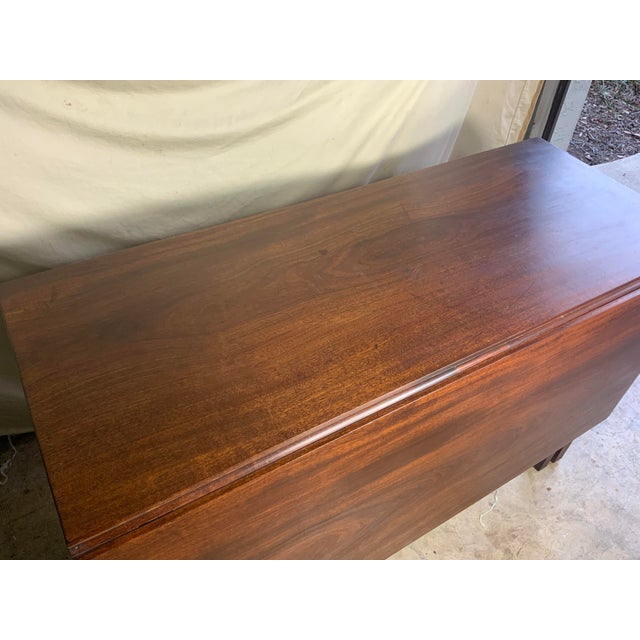 Early 19th Century Federal Mahogany Swing Leg Dining Table For Sale - Image 4 of 11
