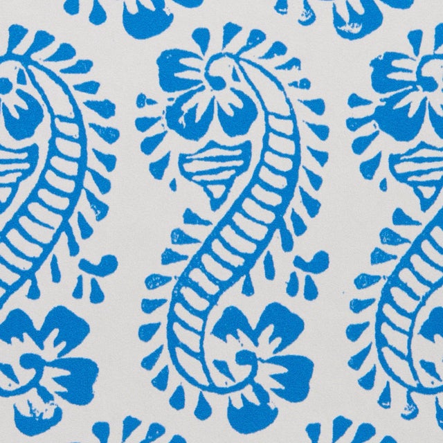 Schumacher Sample - Schumacher x Molly Mahon Lani Wallpaper in Blue For Sale - Image 4 of 6