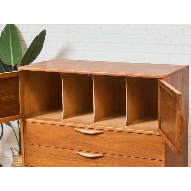 Mid 20th Century Warren Church for Lane Mid-Century Modern Gentlemans Chest For Sale In Los Angeles - Image 6 of 12