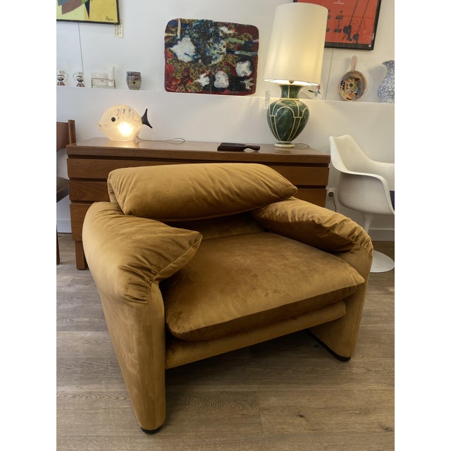Cassina Maralunga Armchair in Fabric by Vico Magistretti for Cassina, 1970s For Sale - Image 4 of 8