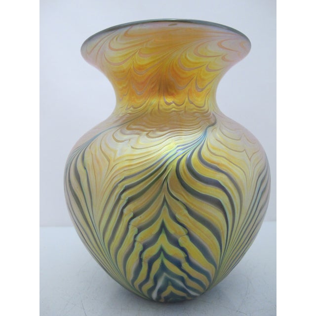 Gold Lundberg Studios Moire Fern Heart Pulled Feather Iridescent Gold Art Glass Vase For Sale - Image 8 of 13