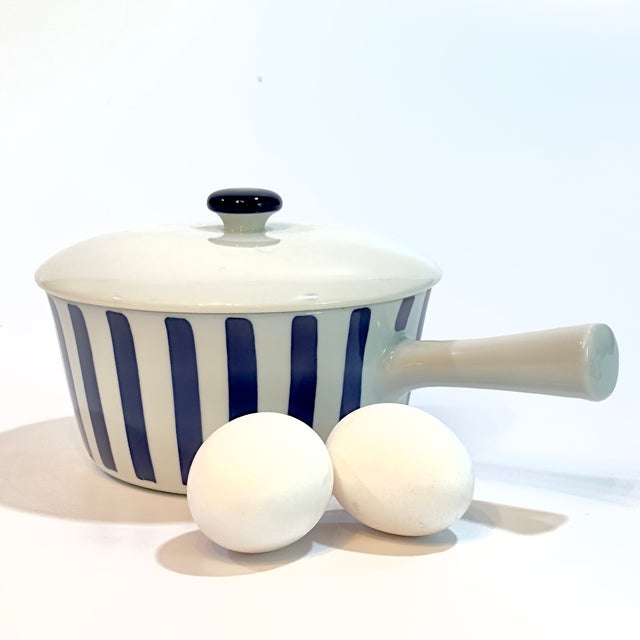 This piece is a vintage Mid-Century Modern ovenproof lidded sauce pot from the famous Danish manufacturer Lyngby Porcelæn....