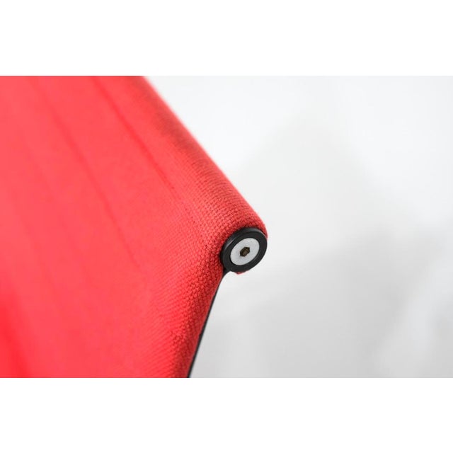 EA 117 Armchair by Charles Ray Eames for ICF, 1980s For Sale - Image 9 of 16