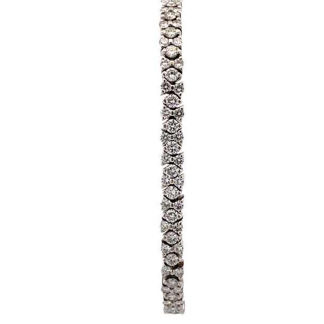 18k White Gold Tennis Bracelet With 5.3ct Mixed-Cut Diamonds 3 Dimensional For Sale - Image 4 of 9
