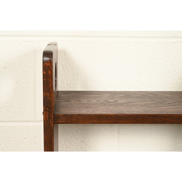 Early 20th Century Lakeside Craft Shops Antique Mission Oak Arts & Crafts Cutout Book Trough or Magazine Stand, Newly Refinished For Sale - Image 5 of 11