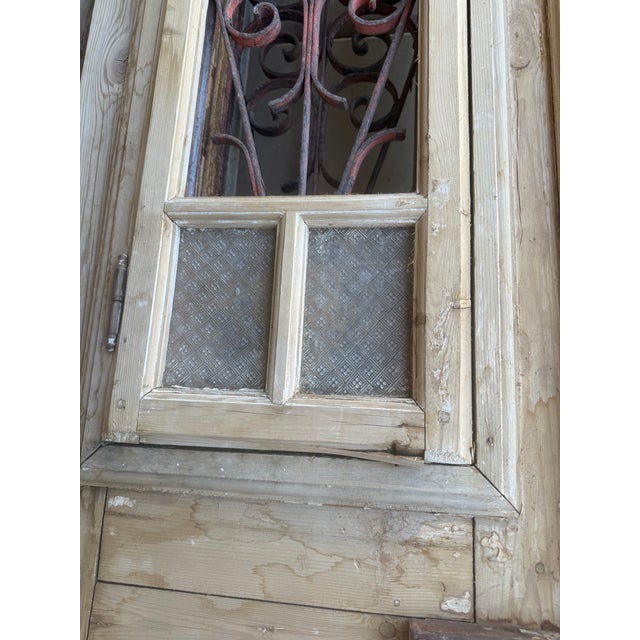 Early 19th Century Antique Architectural Salvage Doors French Mediterranean Style With Iron Grilles For Sale - Image 5 of 10