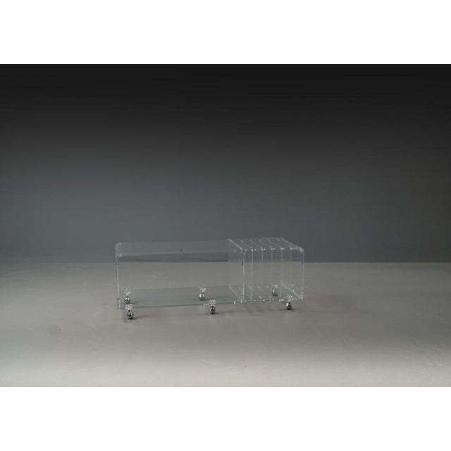 Plastic Postmodern Space Age Acrylic Glass Serving Bar Cart in the style of David Lange, 1960s For Sale - Image 7 of 13
