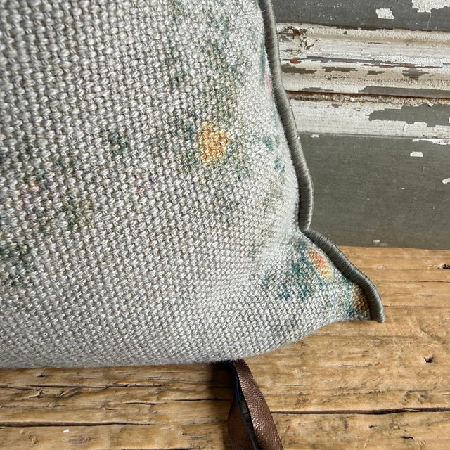 Available in mulitple sizes Made in France / Available in 15″ x 24″ A timeless accent pillow woven in France from heavy,...
