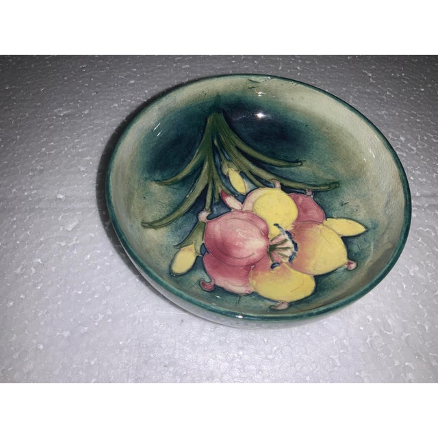 Early 20th Century Vintage Moorcroft Pottery Pin Dish “Arum Lily” Pattern For Sale - Image 5 of 7