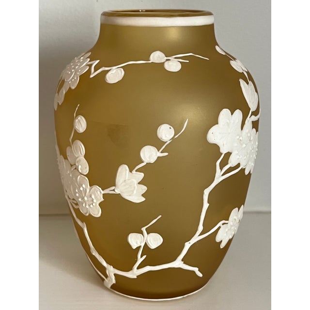 Early 20th Century Early 20th Century Thomas Webb Cameo Yellow Glass Vase For Sale - Image 5 of 12