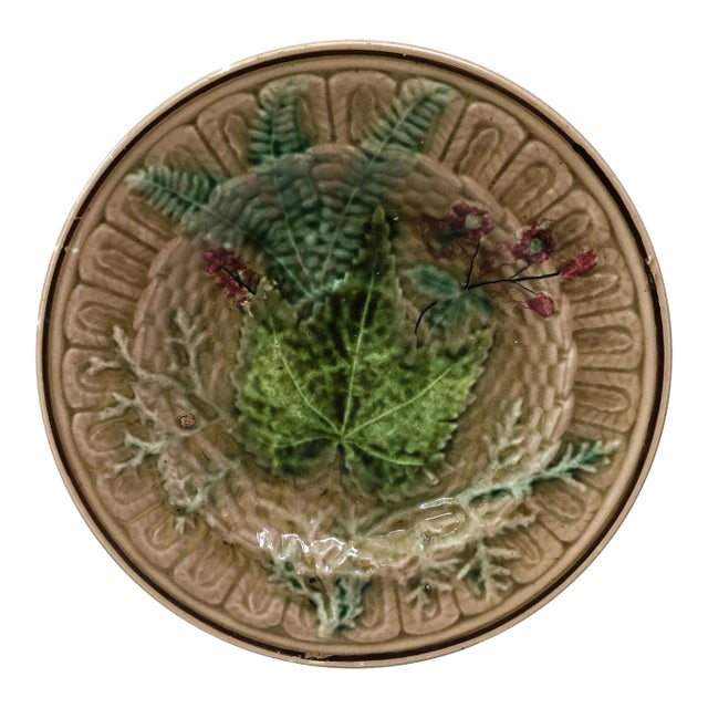 Late 19th Century English Majolica Leaves & Flowers Plate For Sale