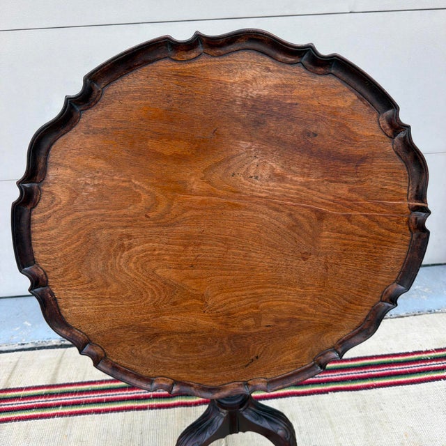 Farmhouse A Fine Antique George III Mahogany Carved Pie Crust Tilt Top Tea Table, 18th Century For Sale - Image 3 of 18
