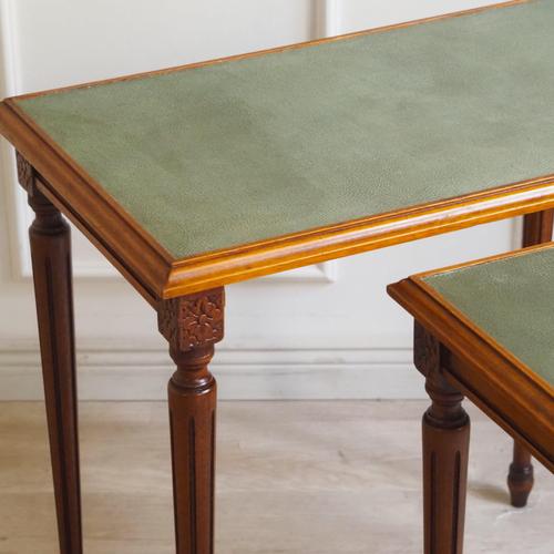 Vintage French Nesting Tables with Leather Tops, 1900, Set of 3 For Sale - Image 5 of 10
