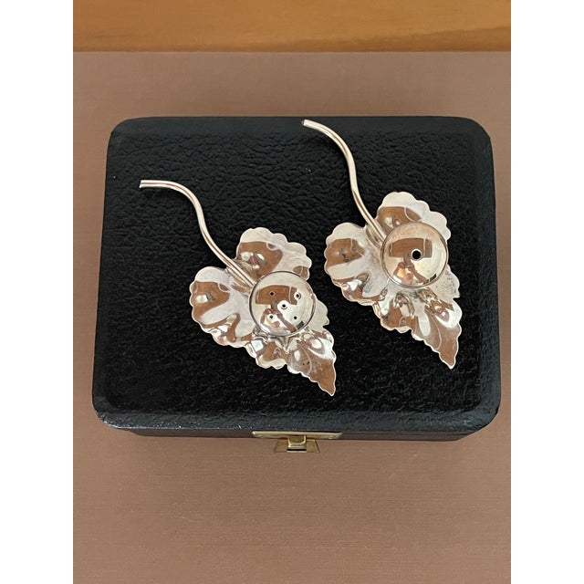 Art Deco Antique Leaf Design Silver Plated Salt and Pepper Shakers in Satin Lined Case - 3 pcs For Sale - Image 3 of 12